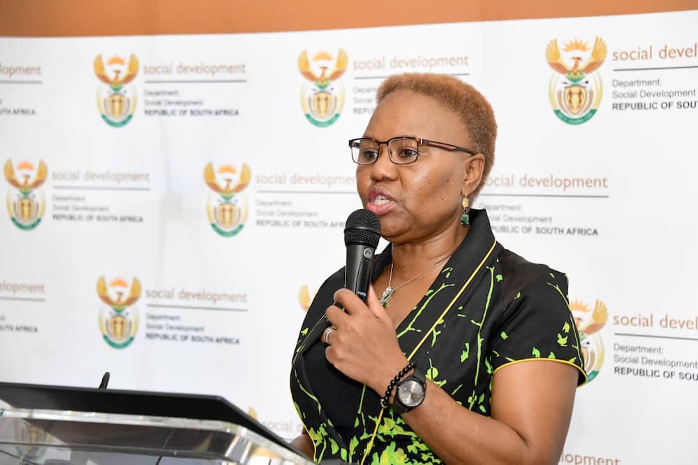 Sassa  beneficiaries gold payment card message from government